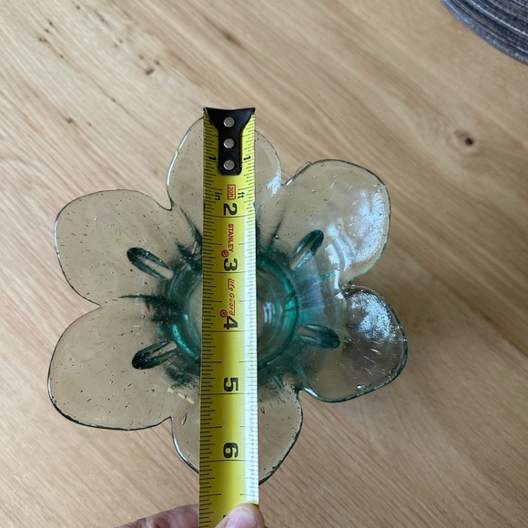 Hand blown glass tulip vase - Picture 2 of 5